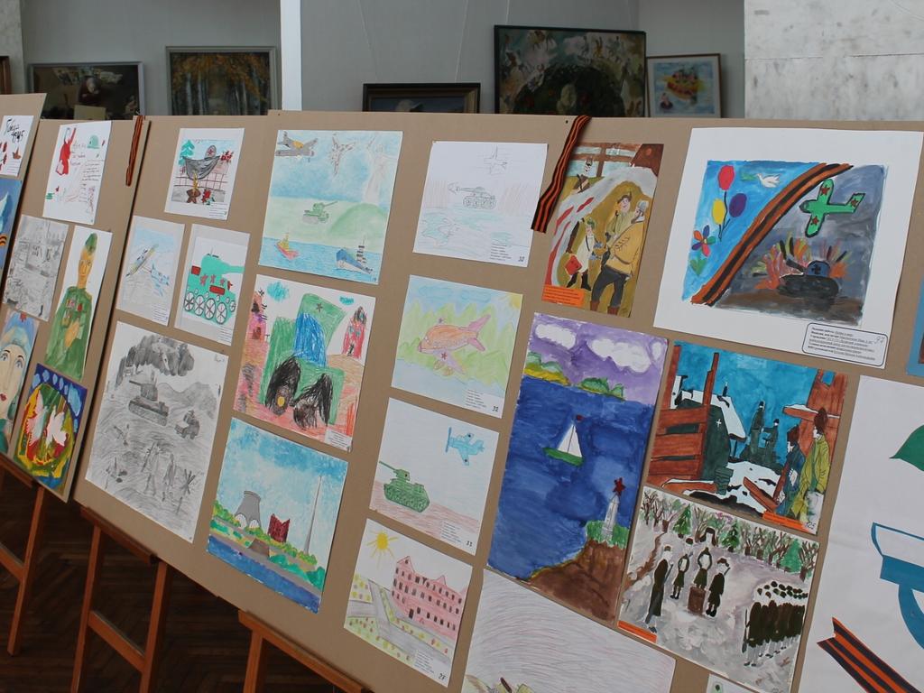 Открытие Всероссийского конкурса рисунков, посвященого Великой Победе в Волгограде.